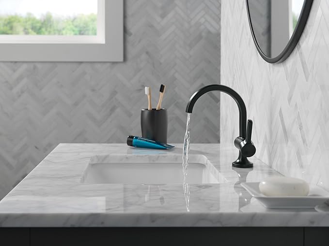 Delta Albion Matte Black Bathroom Faucet 1 Hole, Single Hole Bathroom Sink Faucet for Vanity, Metal Push-Pop Drain Assembly, Matte Black 15855LF-BL
