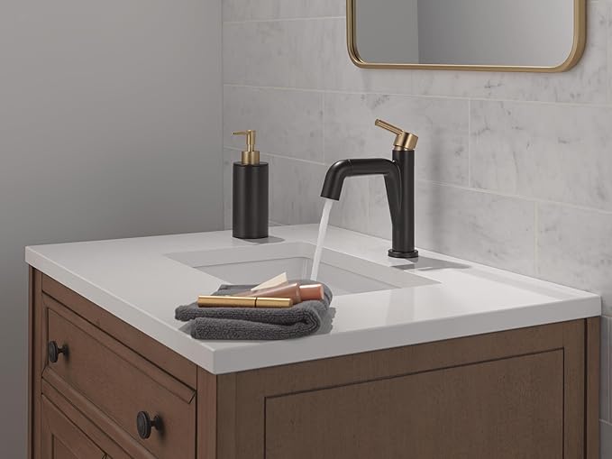 Delta Faucet Nicoli Pull-Down Single Hole Bathroom Faucet, Black and Gold Bathroom Sink Faucet with Pull Out Sprayer, Matte Black/Champagne Bronze 15849LF-GZPD