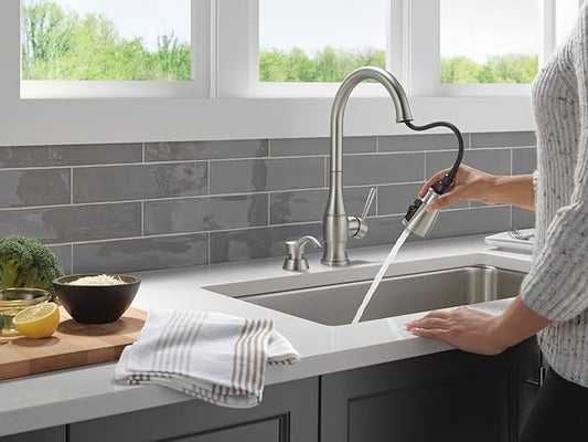 Delta Hazelwood Brushed Nickel Kitchen Faucet with Pull Down Sprayer and Soap Dispenser, Modern Single Hole Kitchen Sink Faucet, Single Handle, Spotshield Stainless 19831Z-SPSD-DST