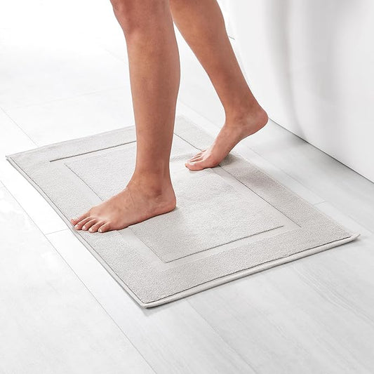 Amazon Basics Banded Bathroom Bath Rug Mat, Soft Silver, 31 inches L x 20 inches W (Pack of 2)
