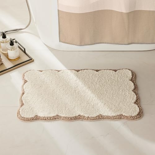 Ohocut Luxury Microfiber Bathroom Rugs, Beige Sand Scalloped Bath Rug Boho Farmhouse Cute Aesthetic Preppy Bath Mat for Bathroom, Tub, Floor Carpet, Sink, Shower, Anti Slip, Absorbent, 26x16