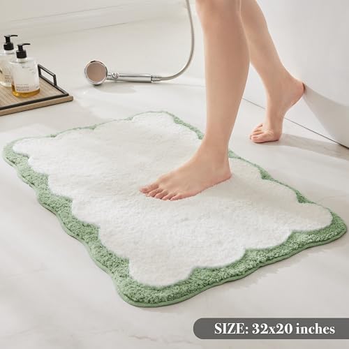 Luxury Microfiber Bathroom Rugs, White Bath Rug with Sage Green Scalloped Piping Cute Aesthetic Spring Bath Mat for Bathroom, Tub, Floor Carpet, Sink, Shower, Anti Slip, Absorbent, 32x20