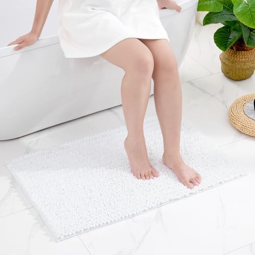 Disolla Small Bath Mat 17x24 Inch - Chenille White Bathroom Rug, Extra Soft Absorbent Plush Shaggy Bathmat, Non-Slip Machine Washable Floor Mat for Shower, Tub and Sink
