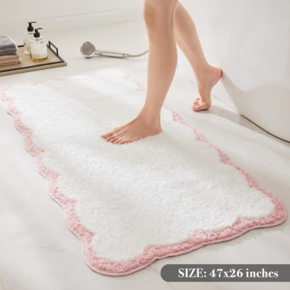 Ohocut Luxury Microfiber Scalloped Runner Rug, White Bath Rug with Pink Scalloped Piping Cute Aesthetic Bath Mat for Bathroom, Tub, Floor Carpet, Sink, Shower, Anti Slip, Extra Soft, Absorbent, 47x24