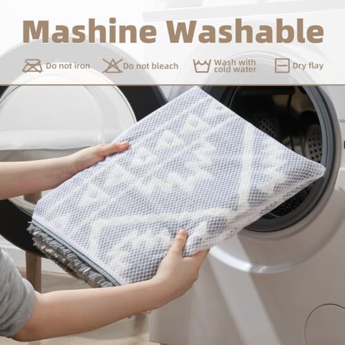 PADOOR Bath Mat-Super Absorbent Bath Mats for Bathroom, Machine Washable Non Slip Bathroom Rug with Tassels, Soft Bathroom Mat for Laundry Room, Bedroom, Grey & Cream 17"x28"