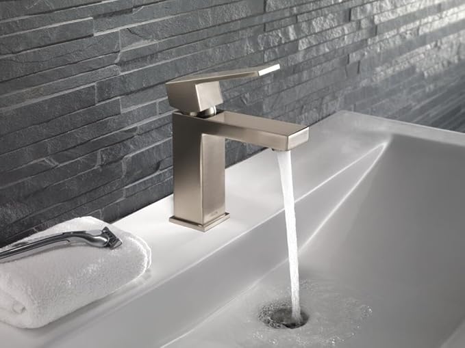 Delta Ara Brushed Nickel Bathroom Faucet 1 Hole, Single Hole Bathroom Sink Faucet for Vanity, Metal Push-Pop Drain Assembly, Stainless 567LF-SSPP