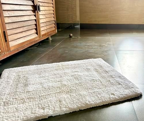 KEMA Bathroom Rugs 17"x24", Cotton Reversible Bath Mat for Bathroom Ultra Soft Plush Bath Rugs Water Absorbent Quick Dry Thick Floor Mats for Shower, Restroom, Bedroom, Kitchen (White)