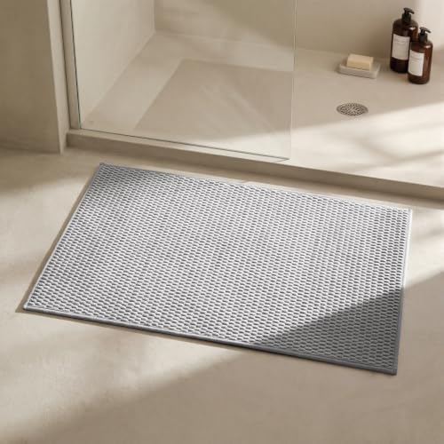 Triohero Bathroom Rugs Non Slip Washable, Super Absorbent Thin Bath Mat Small Quick Dry Low Pile Bathroom Rug, Light Grey 20x30