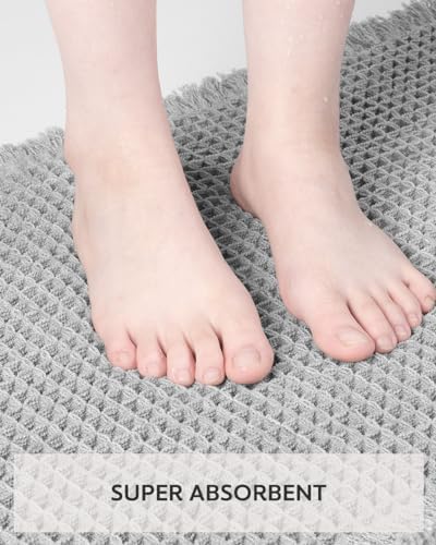 tchdio Waffle Bath Mat Rug, Super Absorbent Non Slip Bath Mats for Bathroom Mat Ultra Soft Bathmat Machine Washable Bathroom Rugs with Tassels, Bath Rugs Beside Tub, 17" x 24", Light Grey
