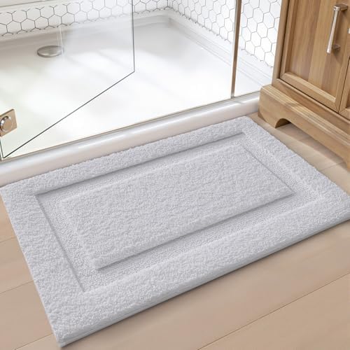 LUMI Ultra Soft Bathroom Rugs Absorbent, Non Slip Bath Mat 20x32, White