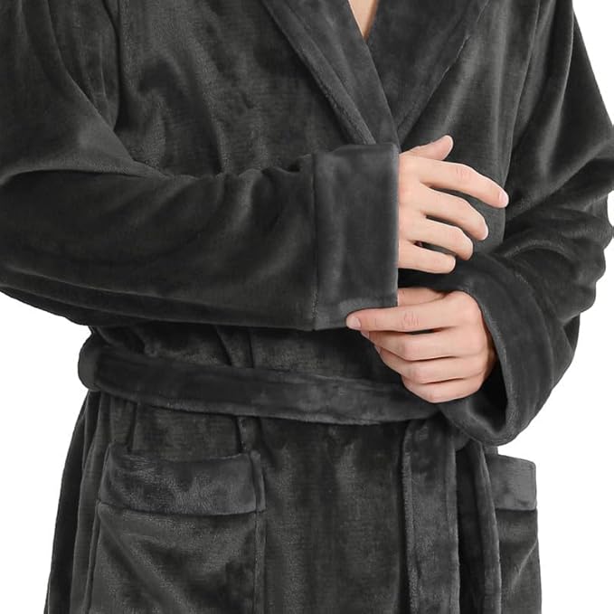 Yurhap Luxury Mens Robe with Hood, Ultra Cozy Fleece Bathrobe for Men, Plush Hooded Robe with Belt & 2 Pockets