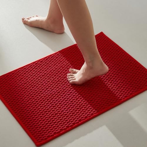 TYUU Christmas Bathroom Rugs Non Slip Washable, Super Absorbent Thin Bath Mat Small Quick Dry Low Pile Bathroom Rug, Red 16"x24"