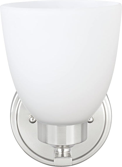 Aspen Creative 62202-1, One-Light Metal Bathroom Vanity Wall Light Fixture, 5" Wide, Transitional Design in Satin Nickel, 1
