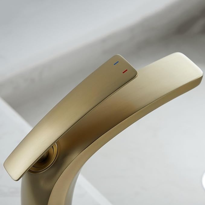 Single Handle Bathroom Faucets Brass Single Hole Faucet for Bathroom Sink Hot Cold Brushed Gold