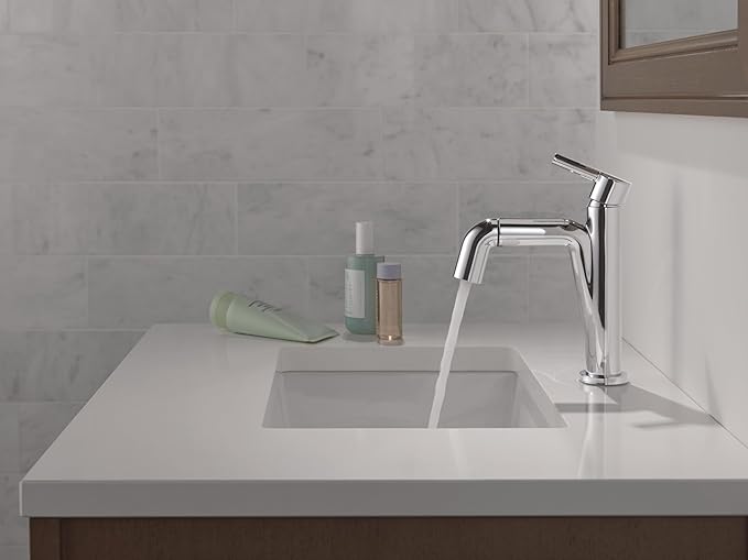 Delta Nicoli 1 Hole Pull Down Bathroom Faucet with Sprayer, Chrome Single Hole Bathroom Sink Faucet with Pull Out Sprayer for Vanity, Metal Push-Pop Drain, Chrome 15849LF-PD