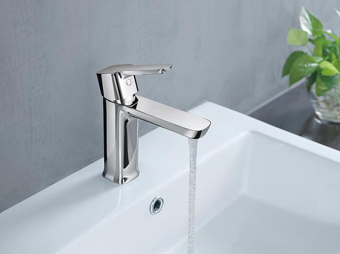 Delta Modern Chrome Bathroom Faucet 1 Hole, Single Hole Bathroom Sink Faucet for Vanity, Push-Pop Drain Assembly, Chrome 581LF-GPM-PP