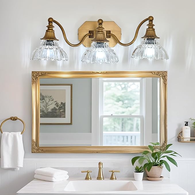 hesoge Vintage Bathroom Light Fixture Brushed Gold Vanity Light with Crystal Glass Shade Antique Brass 3 Light Bathroom Light Over Mirror