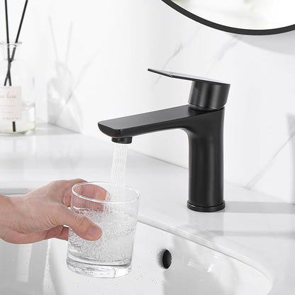 SUMERAIN Stainless Steel Bathroom Sink Faucet Lead-Free Matte Black Lavatory Faucet Single Handle