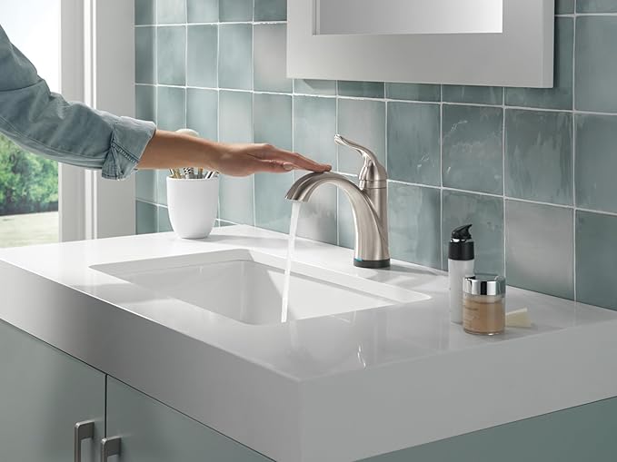 Delta Faucet Lahara Single Hole Bathroom Faucet with Touchless Technology, Oil Rubbed Bronze Bathroom Sink Faucet, Single Handle Bathroom Faucet, Push Pop-Up Drain, Venetian Bronze 538T-RB-DST