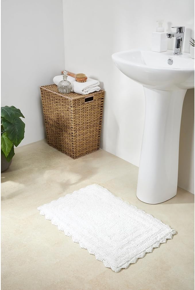 Better Trends Lilly Crochet 21x34 Reversible Bath Rugs and Bath mats for Bathroom, Luxurious 100% Cotton Bath Rug & Water Absorbent Bathroom Mat - White Bath Matt