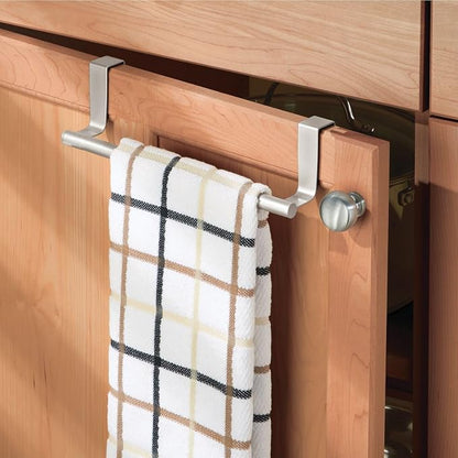 mDesign Metal Over Kitchen Cabinet Door Towel Bar Holder for Hand, Dish, and Tea Towel Rack - Over the Door Towel Bar - Hang on Inside or Outside of Doors - Kitchen Organizer - Omni Collection - Satin