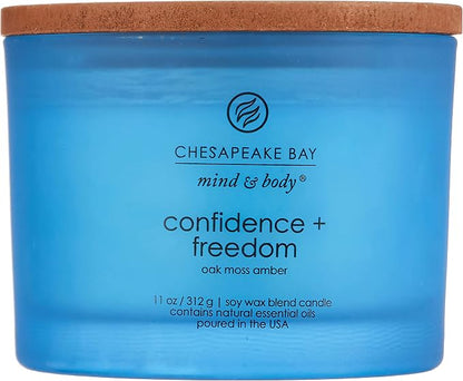 Chesapeake Bay Candle Scented Candle Confidence + Freedom (Oak Moss Amber) 3-Wick Coffee Table Jar Blue Home Décor