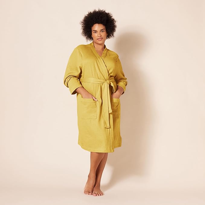 Amazon Essentials Women's Lightweight Cotton Waffle Mid-Length Bathrobe (Available in Plus Size)