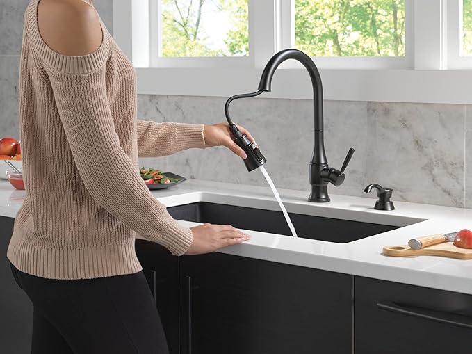 Delta Hazelwood Matte Black Kitchen Faucet with Pull Down Sprayer and Soap Dispenser, Modern Single Hole Kitchen Sink Faucet, Single Handle, Matte Black 19831Z-BLSD-DST
