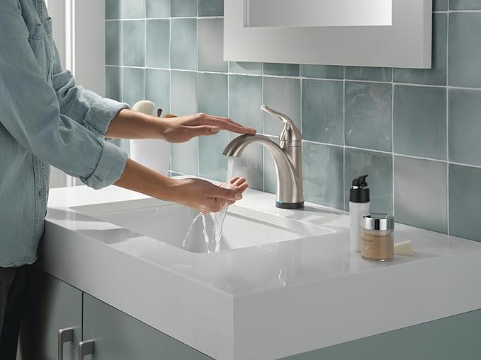Delta Faucet Lahara Single Hole Bathroom Faucet with Touchless Technology, Oil Rubbed Bronze Bathroom Sink Faucet, Single Handle Bathroom Faucet, Push Pop-Up Drain, Venetian Bronze 538T-RB-DST
