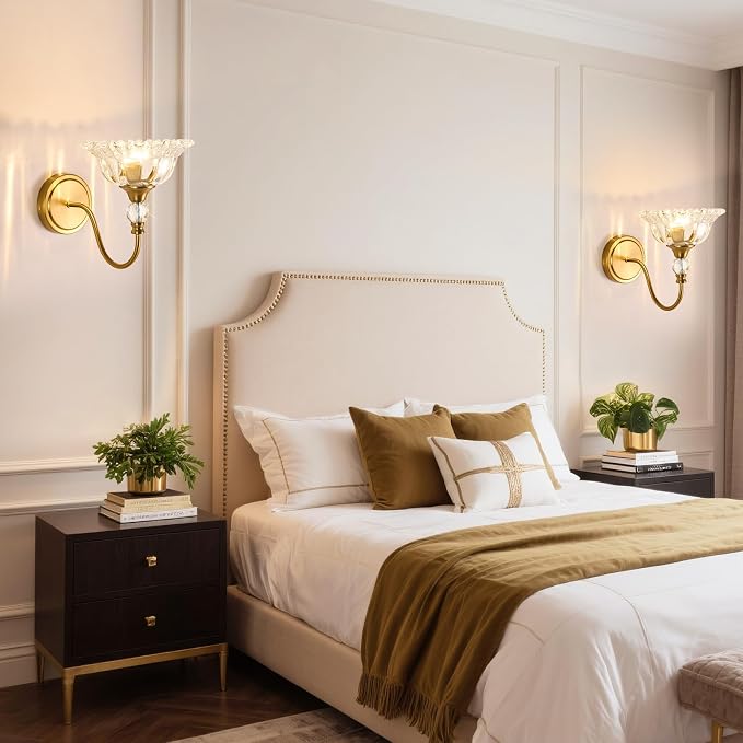 Brushed Gold Bathroom Vanity Light Single-Head Wall Sconce with Floral Crystal Glass Shade Vintage Bathroom Light Fixtures for Bedroom,Hallway & Bedside(Exclude E26 Bulb)