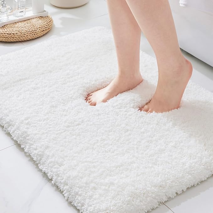 ILANGO White Bathroom Rugs 24" × 17" Non Slip & Super Absorbent Extra Thick Soft, Washable Bath Mat for Floor, Non Shedding Microfiber Plush Shaggy Bath Rug for Bathtub Shower Room Sink