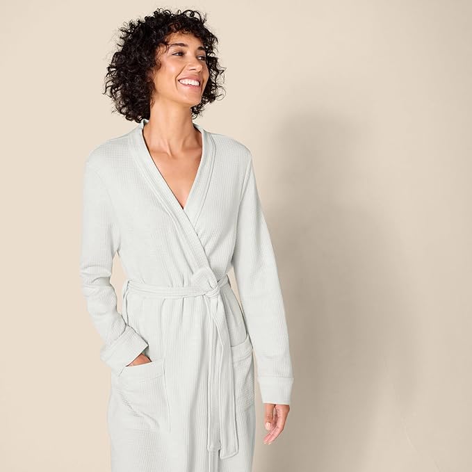 Amazon Essentials Women's Lightweight Waffle Full-Length Bath Robe (Available in Plus Size)