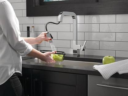 Delta Junction Chrome Kitchen Faucet with Pull Down Sprayer, Modern Single Hole Kitchen Sink Faucet, Single Handle, Chrome 19825LF