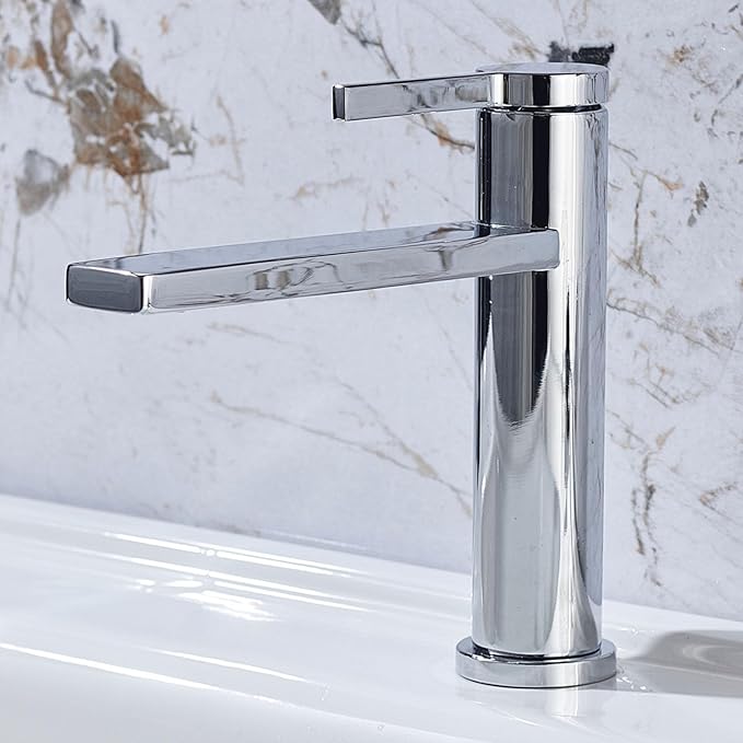 Single Hole Faucet for Bathroom Sink Brass Bathroom Faucet Single Handle Hot and Cold Chrome