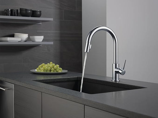 Delta Faucet Trinsic Brushed Nickel Kitchen Faucet, Kitchen Faucets with Pull Down Sprayer, Kitchen Sink Faucet, Faucet for Kitchen Sink with Magnetic Docking Spray Head, Arctic Stainless 9159-AR-DST