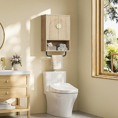 Bathroom Wall Cabinet, Medicine Cabinet for Bathroom, Wall Mounted Bathroom Cabinet with Towel Bar, Fluted Doors, Wall Cabinet for Bathroom, Kitchen, Living Room, Natural Oak and Gold