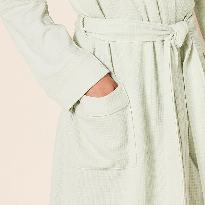 Amazon Essentials Women's Lightweight Cotton Waffle Mid-Length Bathrobe (Available in Plus Size)