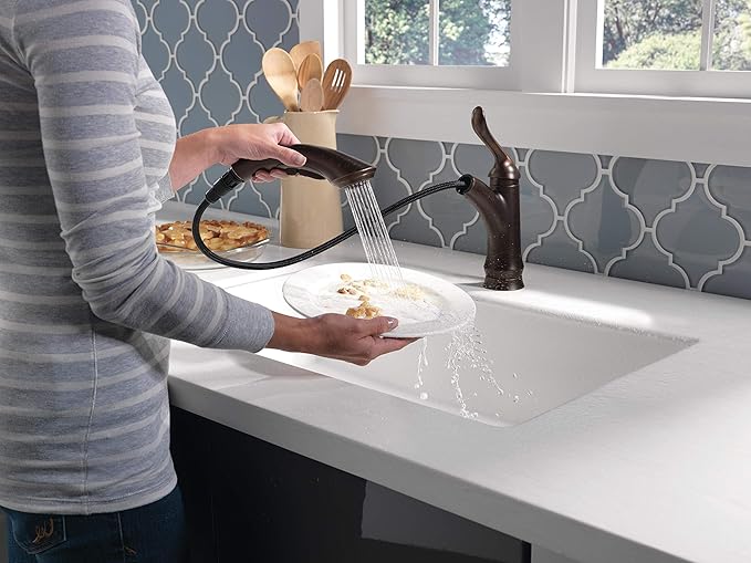 Delta Faucet Linden Pull Out Kitchen Faucet, Oil Rubbed Bronze Kitchen Sink Faucet, Kitchen Faucet with Pull Out Sprayer, Venetian Bronze 4353-RB-DST