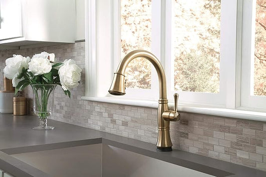 DELTA FAUCET Cassidy Pull Down Kitchen Faucet, Kitchen Faucets with Pull Down Sprayer, Kitchen Sink Faucet, Faucet for Kitchen Sink, Magnetic Docking, Lumicoat Polished Nickel 9197-PN-PR-DST