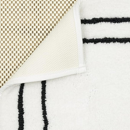 Mohawk Home His White/Black 1' 8" x 2' 10" Bath Mat