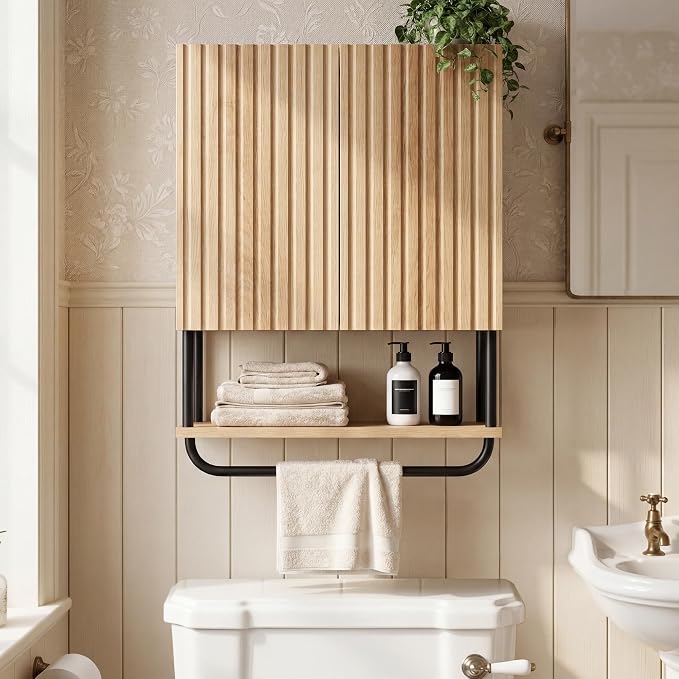 Fluted Bathroom Wall Cabinet,Wooden Medicine Cabinet with Towel Bar Oak | Fernitry Over the toilet Storage Cabinet Wall Mounted with Adjustable Shelf and Towel Bar 3-Tier 2 Doors Curved Modern