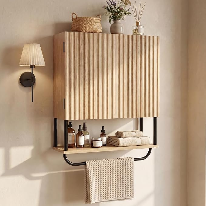 Fluted Bathroom Wall Cabinet,Wooden Medicine Cabinet with Towel Bar Oak | Fernitry Over the toilet Storage Cabinet Wall Mounted with Adjustable Shelf and Towel Bar 3-Tier 2 Doors Curved Modern