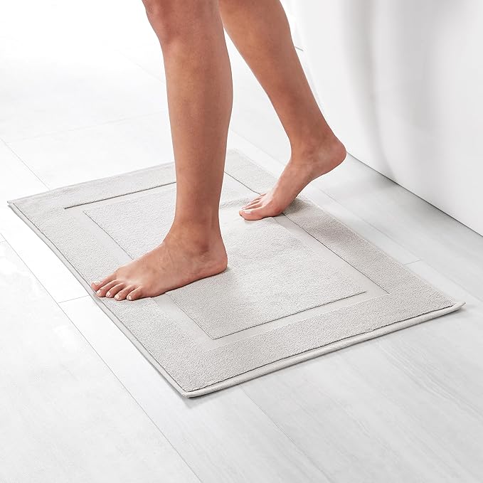 Amazon Basics Banded Bathroom Bath Rug Mat, Soft Silver, 31 inches L x 20 inches W (Pack of 2)