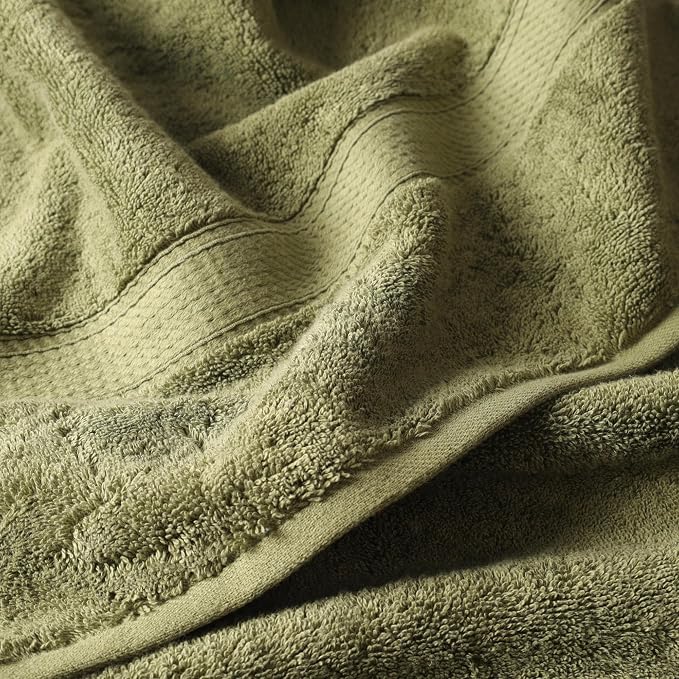 Superior Egyptian Cotton Plush Absorbent, Bath Towel Set of 4, Forest Green | Quick Dry, Soft Luxury Towel Set, Bath Essentials for Bathroom, Guest Bath, Spa, 4 Piece Bath, Madeline Towels