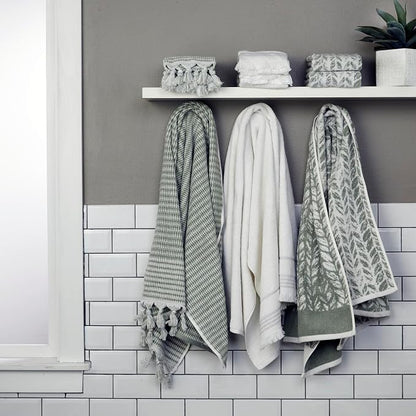 SKL Home Distressed Leaves Bath Towel, 100% Turkish Cotton, Sage | 600 GSM weight. Spa-level quality. Soft, & absorbent, reversible jacquard.