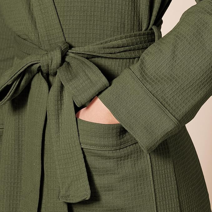 Amazon Essentials Women's Lightweight Cotton Waffle Mid-Length Bathrobe (Available in Plus Size)