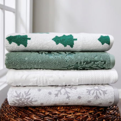 SKL Home Christmas/Winter Holiday Trees Bath Towel, Reversible, Green/White | 100% Cotton. 500 GSM weight. Soft & absorbent jacquard. Great for holiday gifting.