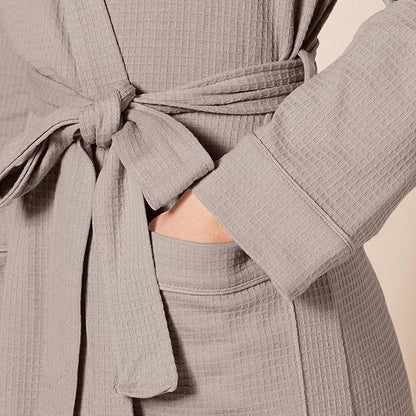 Amazon Essentials Women's Lightweight Cotton Waffle Mid-Length Bathrobe (Available in Plus Size)