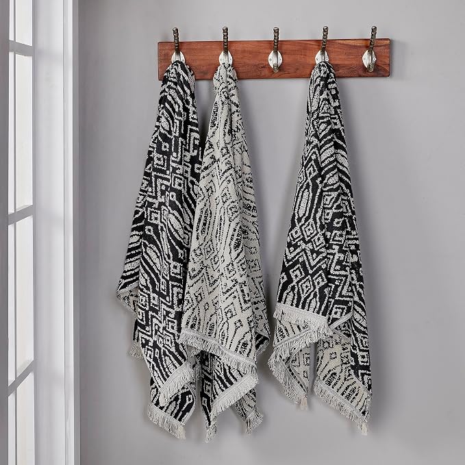 SKL Home Nador Bath Towel, Premium 100% Cotton, Black | 600 GSM weight. Spa-level quality. Soft & absorbent with fringed hem. Reversible jacquard pattern.